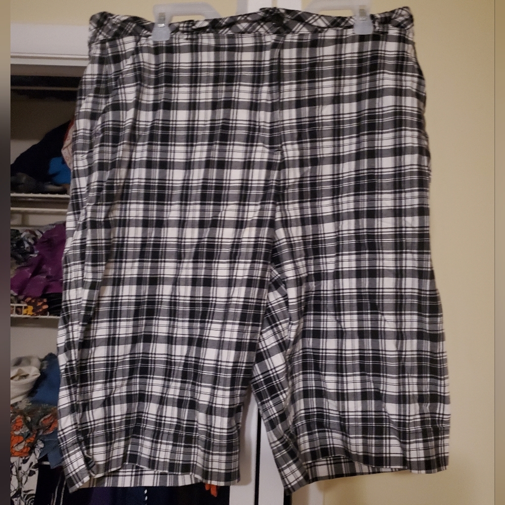 Karen Scott black and white plaid Bermuda shorts
